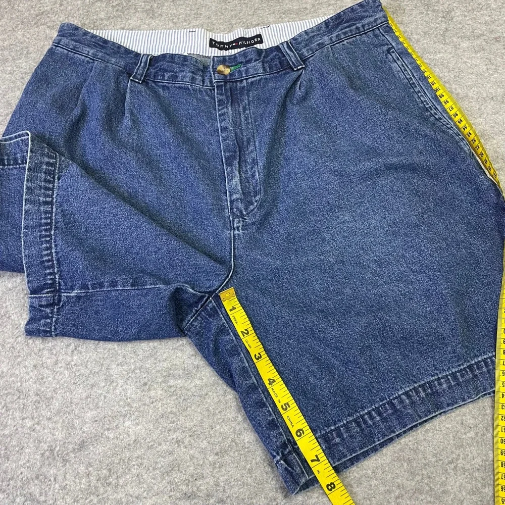 Vintage Tommy Hilfiger 90s Pleated Denim Shorts Mens 32 Blue Crest Logo